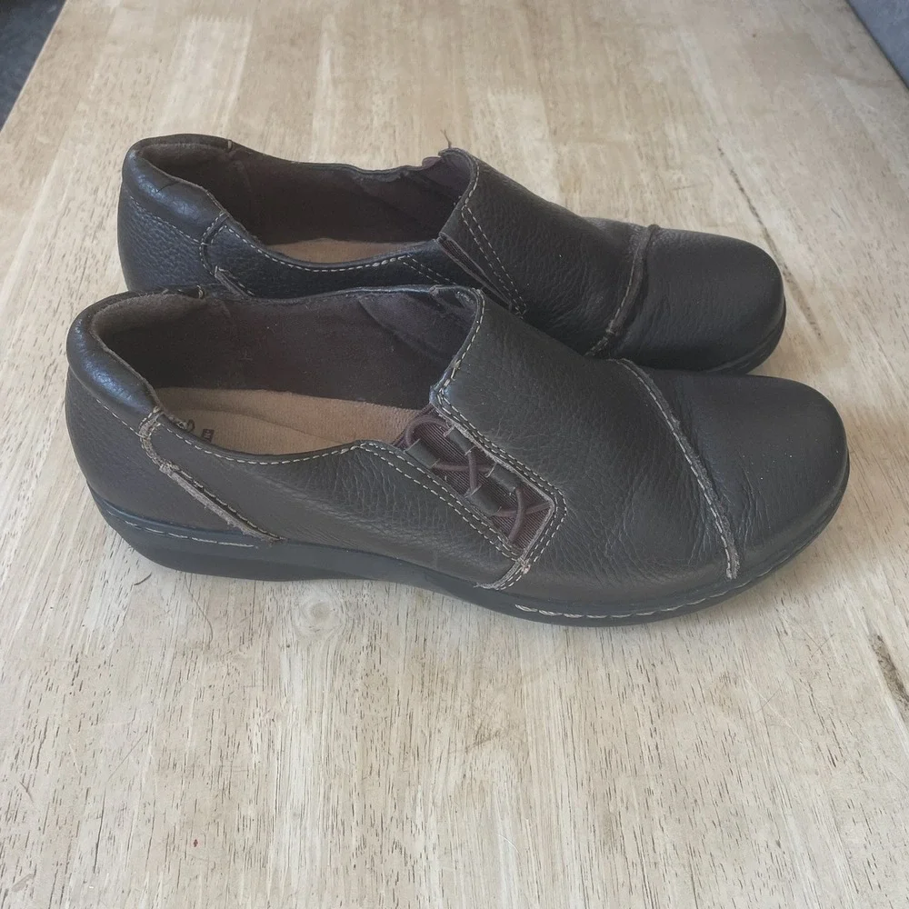CLARKS Collection Women's Size 9 Brown Leather Slip On Cushion Comfort Office - Picture 4 of 11